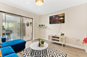 Beautiful Wembley Gem - Parking - Sleeps 14